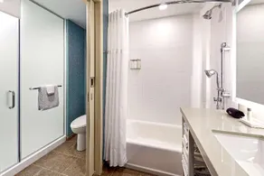 Anaheim Resort Suites - Image 2