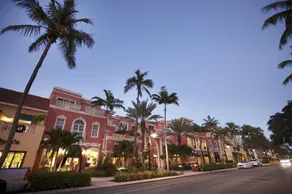 Trianon Old Naples Hotel - Image 5