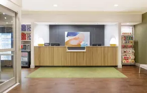 Days Inn by Wyndham Woodstock - Image 2