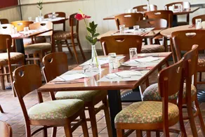 Hotel Campanile Cardiff - Image 2