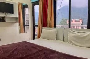 Anantham - Image 4