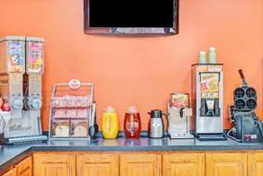 Super 8 by Wyndham Raleigh - Image 3
