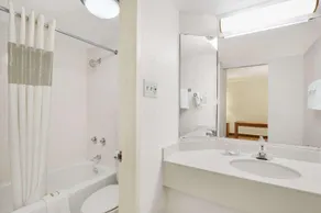 Baymont by Wyndham Longview - Image 3