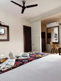 Goroomgo Hotel UK Palace Puri - Image 2