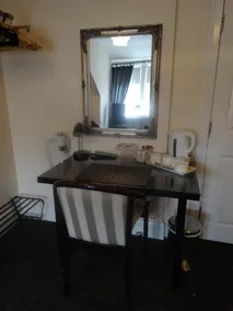 Elmswood Guest House - Image 2