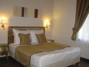 Jókai Villa - Image 1