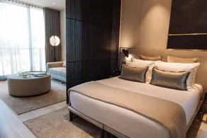 SKYE Suites Green Square - Image 4