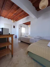 Manos Rooms - Image 4