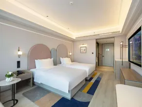 Holiday Inn Haikou Guomao Center by IHG - Image 4