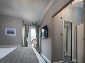 Buxton House - Image 2