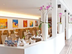 Carat Hotel & Apartments - Image 3