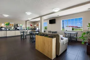 Quality Inn - Image 2