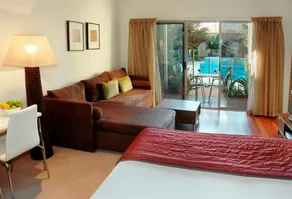 One Four Nelson Suites - Image 2