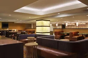 Hilton New York JFK Airport Hotel - Image 2