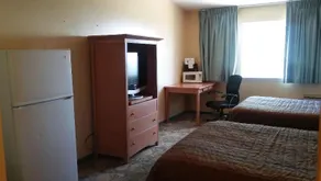 Budget Inn - Image 3