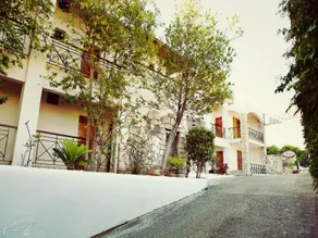 Grekis Beach Hotel and Apartments - Image 4