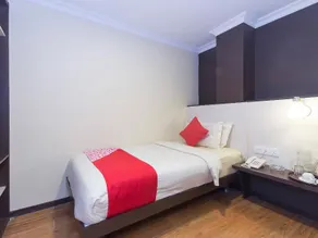 OYO 431 Hotel De Grand Orchard - Image 4
