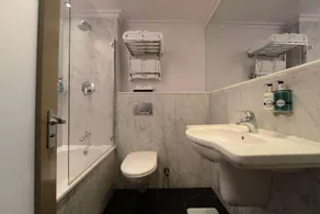 Radisson Blu Hotel, London Marble Arch - Image 2