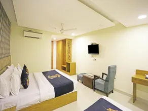 Hotel Capitol - Image 4
