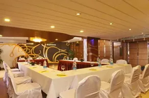 Hotel Krishinton Suites - Image 3