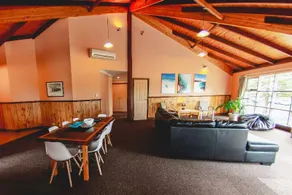Yot Spot Holiday Apartments - Image 2