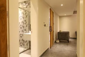 Moments Living Hotel - Image 4