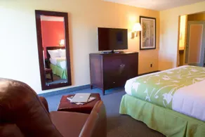 The Tidewater Inn West Yarmouth - Image 4