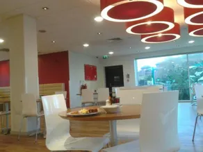 Travelodge Manchester Salford Quays - Image 4