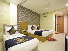 Hotel Capitol - Image 2