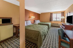 Econo Lodge - Image 3