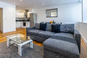 Celador Apartments - Sussex House Serviced Apartments - Image 2