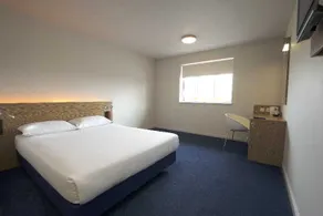 Travelodge Glasgow Braehead - Image 3