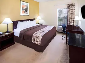 Halsted Inn and Suites Harvey - Chicago Southland - Image 2