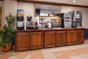 New Victorian Inn & Suites Omaha - Image 4