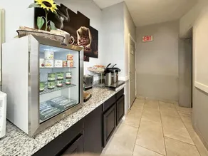 MorningGlory Hotel, Resort & Suites - Image 2