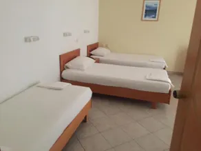 Iris Hotel - Image 5