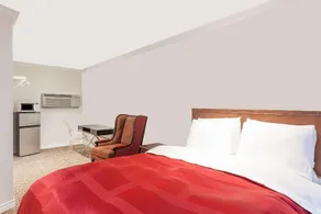 Knights Inn Kingston - Image 3