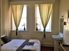 Assheton Arms Hotel - Image 4