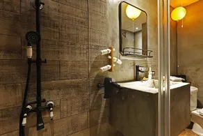 Chill Roof Hotel - Image 4