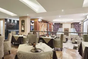 Ramada Resort by Wyndham Park Hall Wolverhampton - Image 3