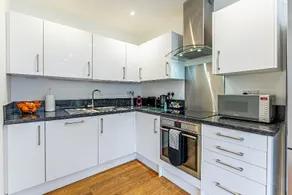 Celador Apartments - Sussex House Serviced Apartments - Image 5