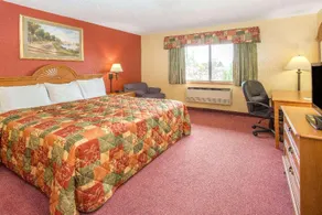 AmeriVu Inn & Suites - Image 3