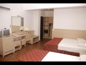 Boulevard Hotel - Image 2