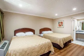 Travelodge Ontario - Image 5