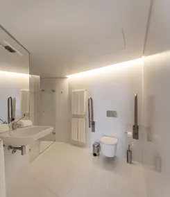 Lisbon Serviced Apartments Madalena - Image 4