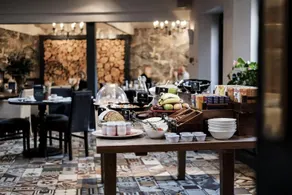 The Swan Hotel - Image 2