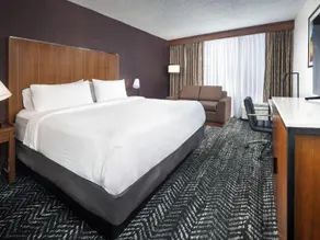 DoubleTree by Hilton Kansas City Airport - Image 4
