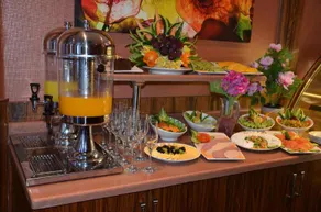Clemence Hotel Suites - Image 5