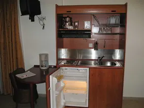 Lesse Hotel - Image 3