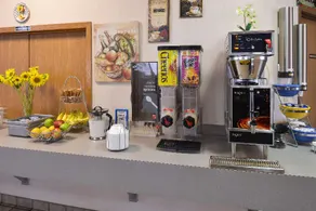 America's Best Value Inn La Crosse - Image 4